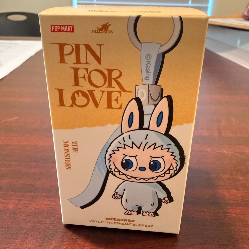 Pop Mart Labubu Pin for Love- Pop Now Letter F